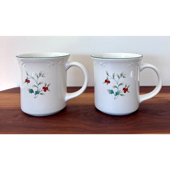 Pfaltzgraff Winterberry Large Coffee Mugs - Set of 2 - Picture 2 of 12